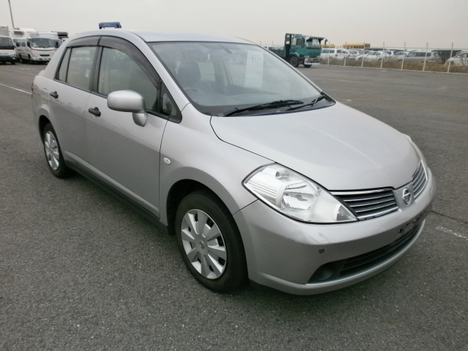Nissan tiida latio japan #2