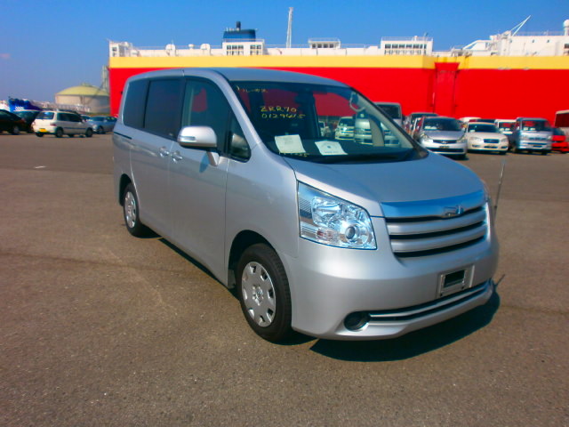 toyota dba-zrr70g